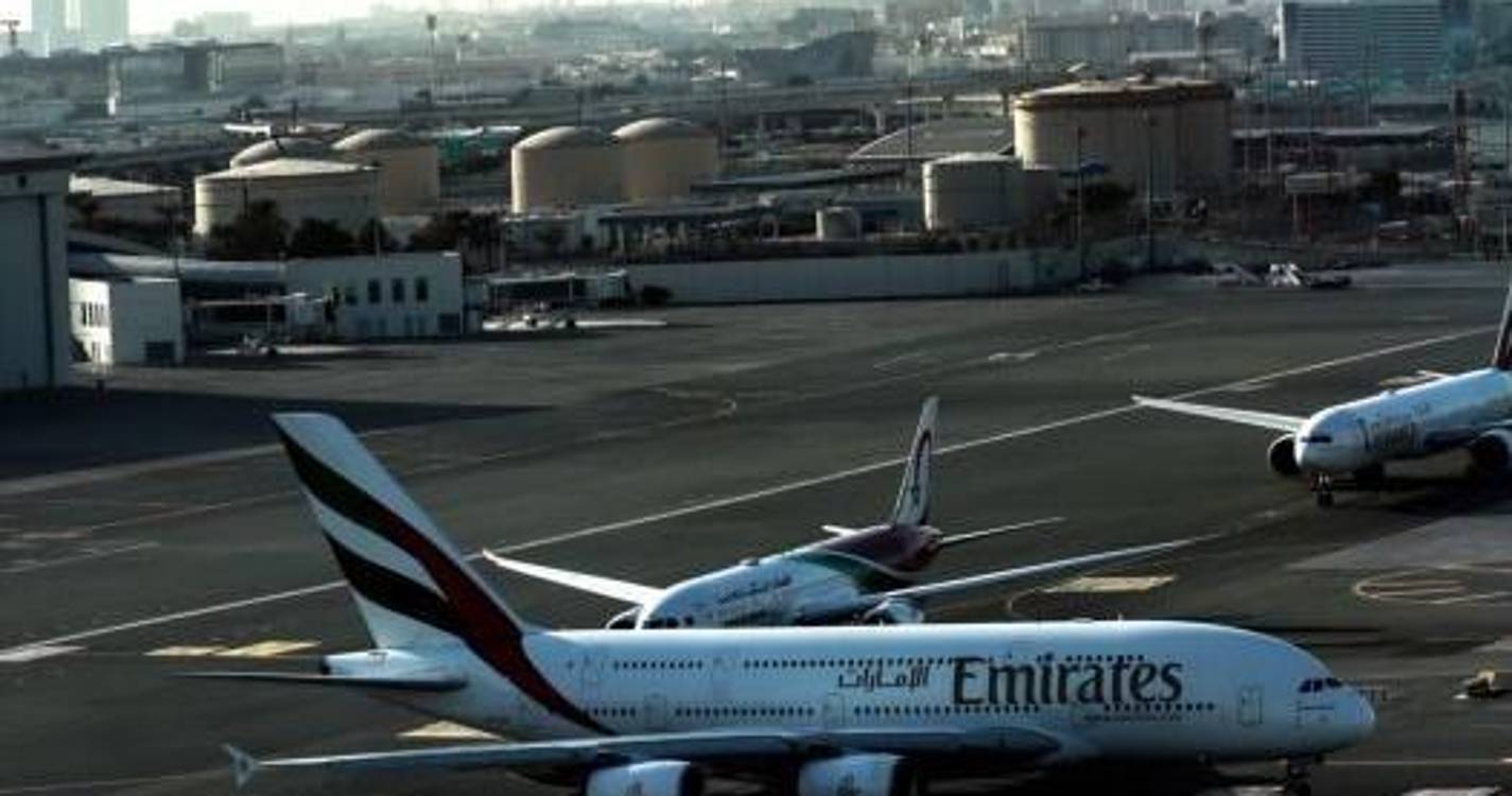 Médio Oriente: Emirados Árabes Unidos reabrem espaço aéreo após ataques iranianos