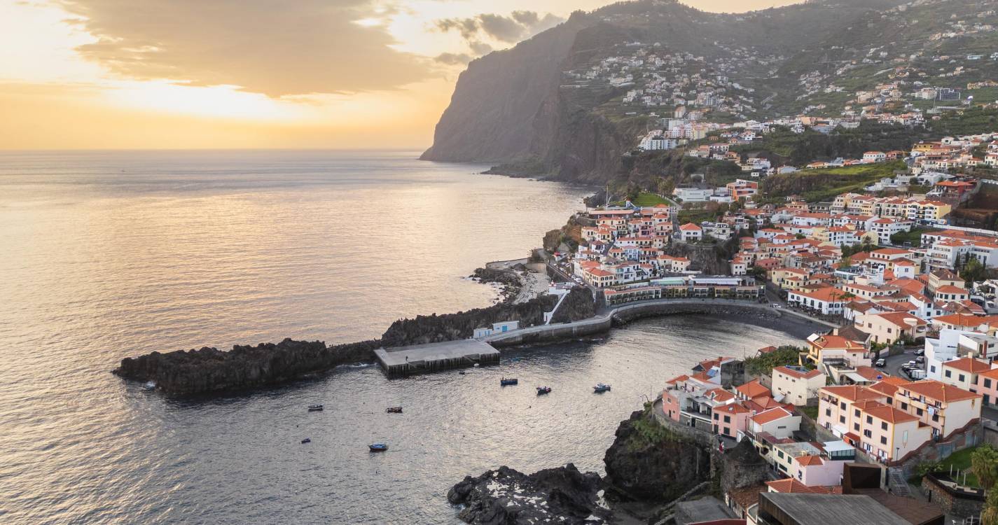 Tripulante de embarcação retirado morto do mar a sul de Câmara de Lobos