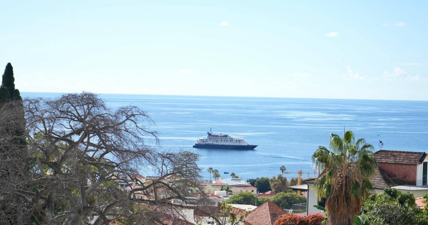 Funchal a recebe dois navios de cruzeiro