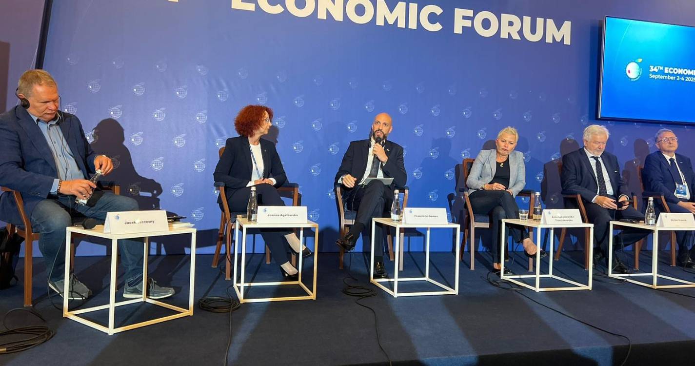 Francisco Gomes aborda desafios da modernização de infraestruturas regionais na Polónia