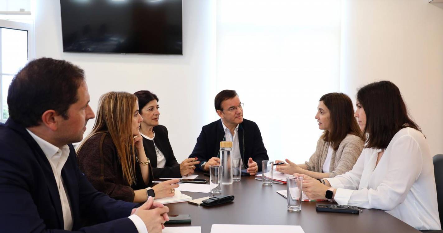 PS garante valorização da carreira docente e critica “marcha-atrás eleitoralista” do PSD