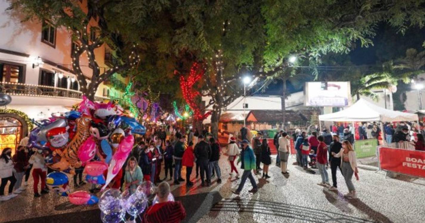 Veja o ambiente da Noite do Mercado e arredores