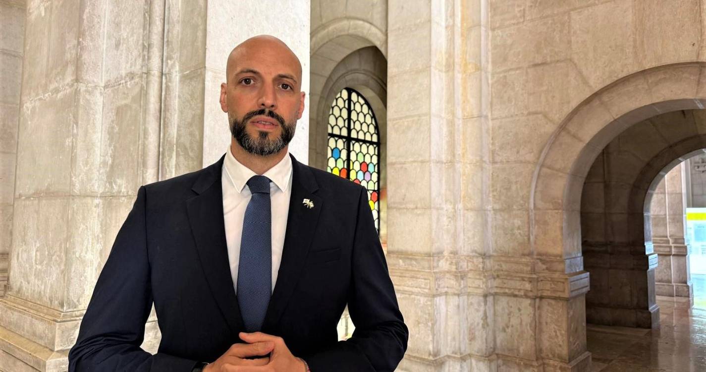 Francisco Gomes suspeita de contrato envolvendo Secretaria de Estado das Pescas e empresa privada