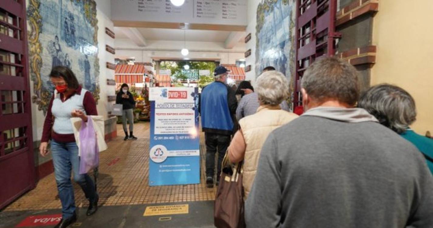 Veja o ambiente da Noite do Mercado e arredores