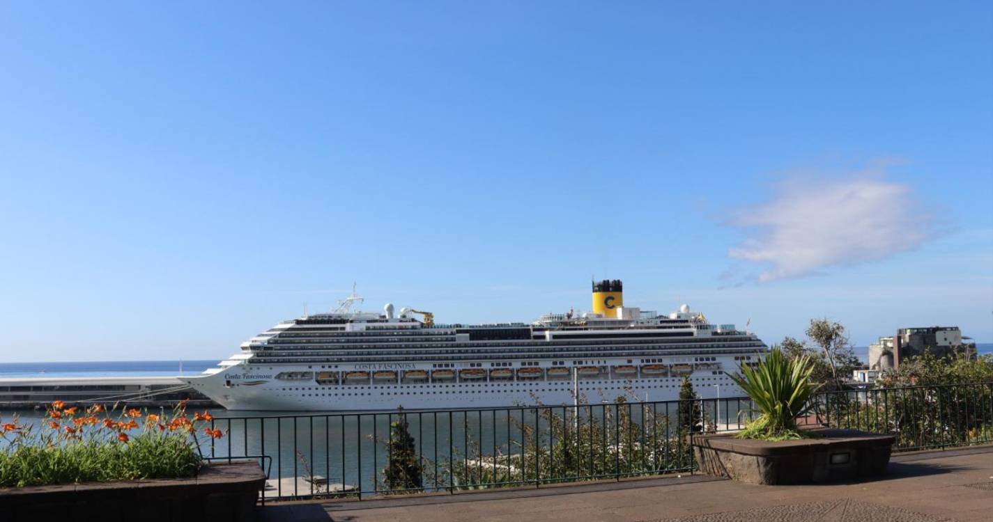 Costa Fascinosa regressa ao Funchal com 3820 pessoas