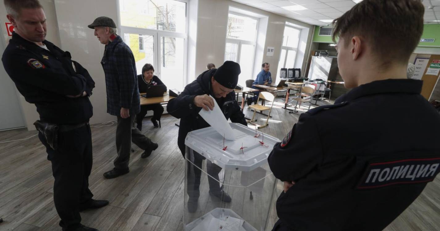 Rússia: Mais de metade dos eleitores já votaram nas presidenciais
