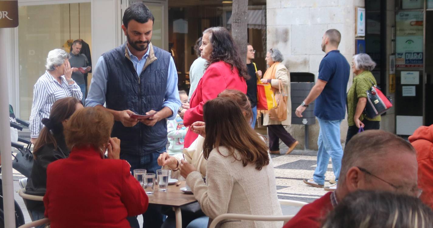 PCP propõe aumento geral dos salários em 15% e mínimo regional de 1.155 euros