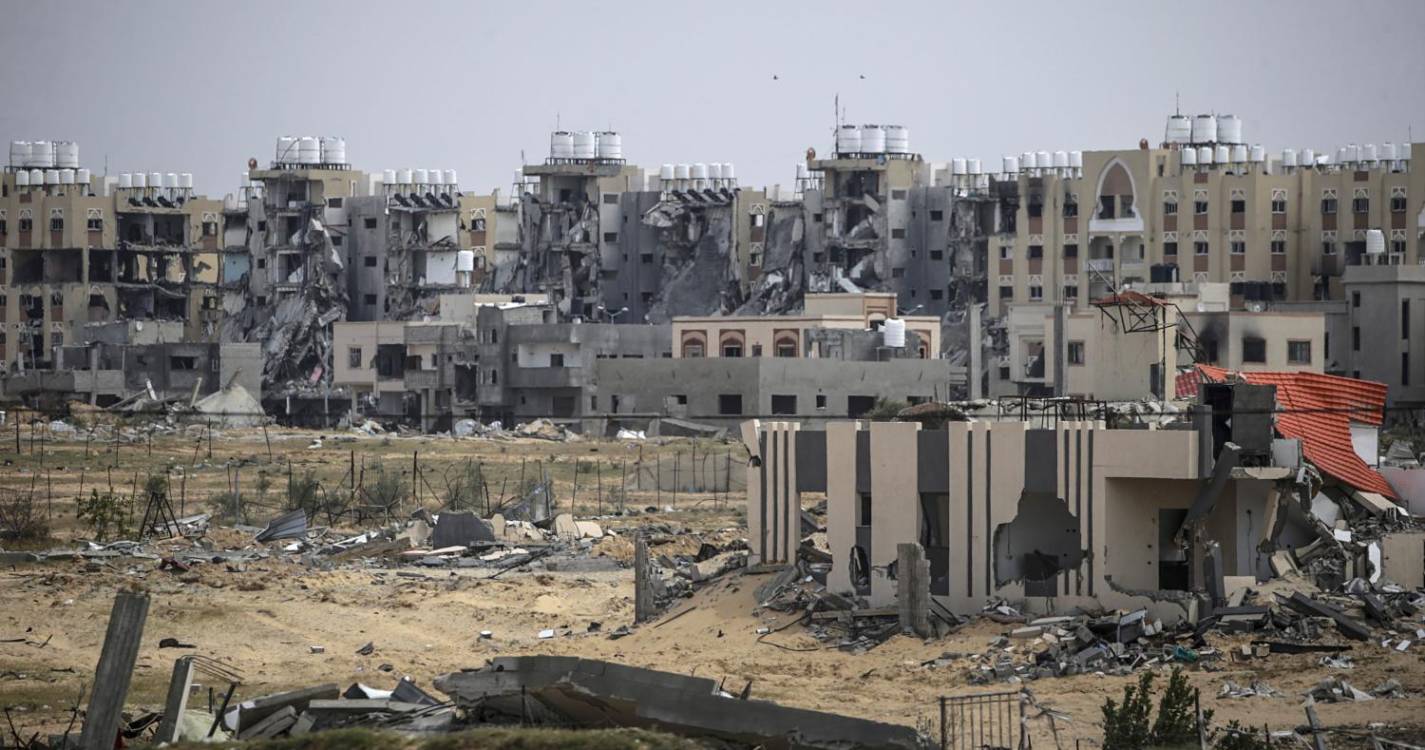 Dois hospitais cercados pelo exército israelita no sul da Faixa de Gaza