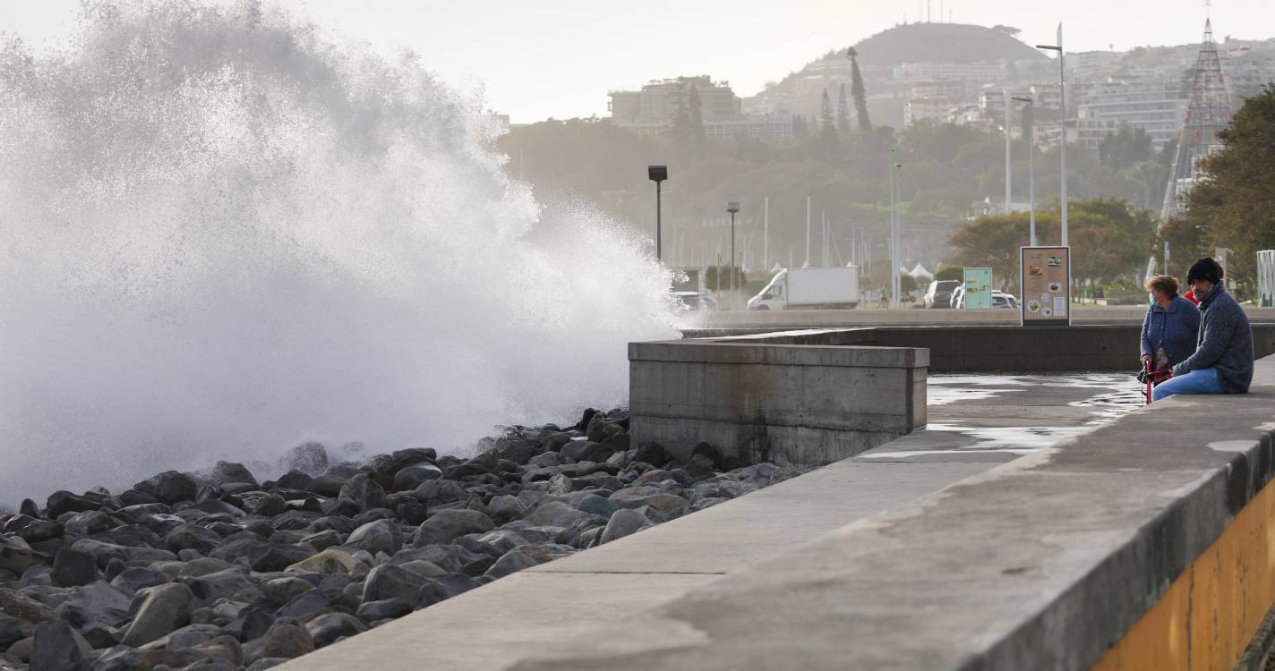 Capitania do Porto do Funchal alerta para vento forte e agitação marítima