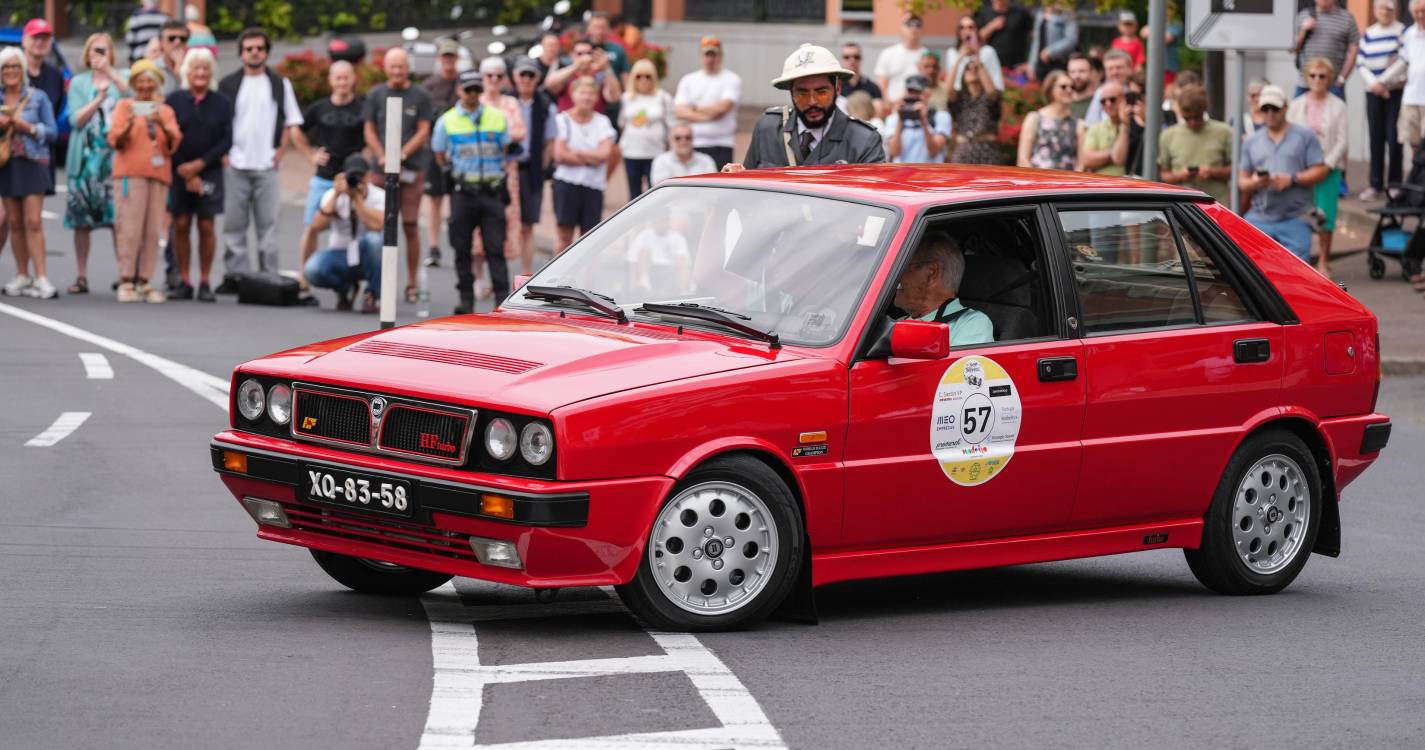 Percorra a galeria que mostra como foi o desfile em ‘grande estilo’ de clássicos