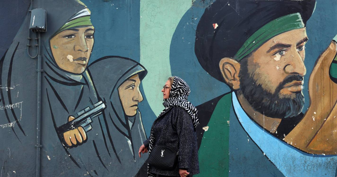 Forças iranianas avisam que eventual ataque dos EUA terá resposta imediata