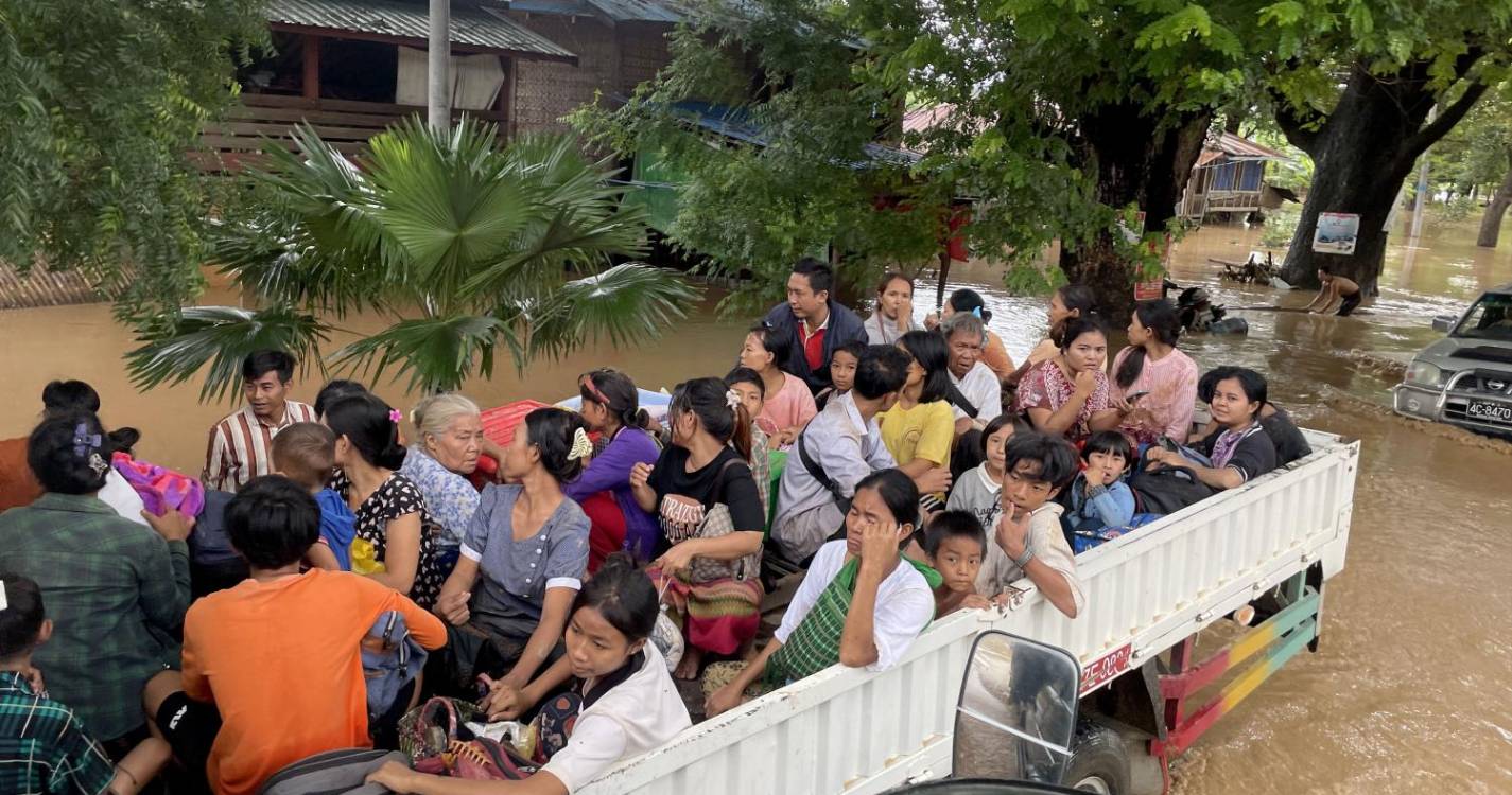 Mais de 235.000 deslocados devido a cheias causadas por tufão Yagi em Myanmar