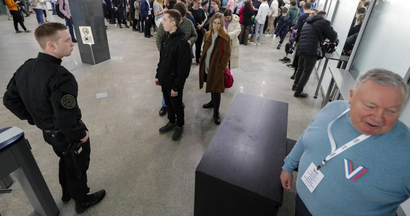 Eleições: Participação aumenta na hora marcada para protesto anti-Putin