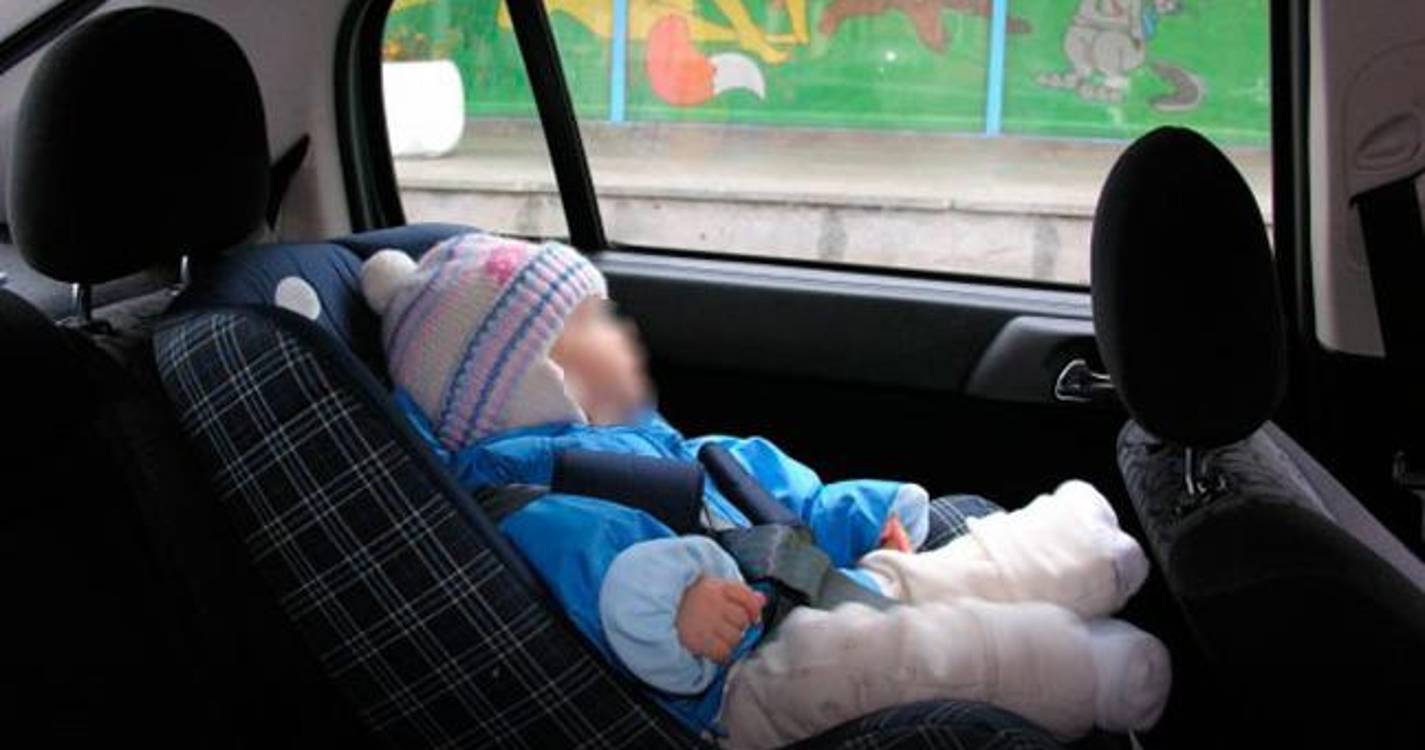 Criança de 15 meses alegadamente esquecida pelos pais em viatura em Felgueiras