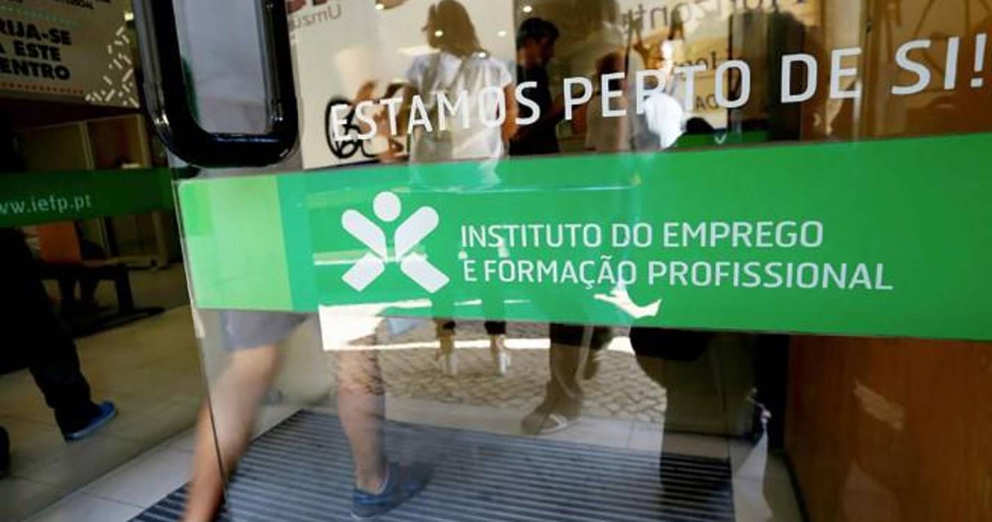 Número de casais no desemprego com queda homóloga de 0,6% em agosto