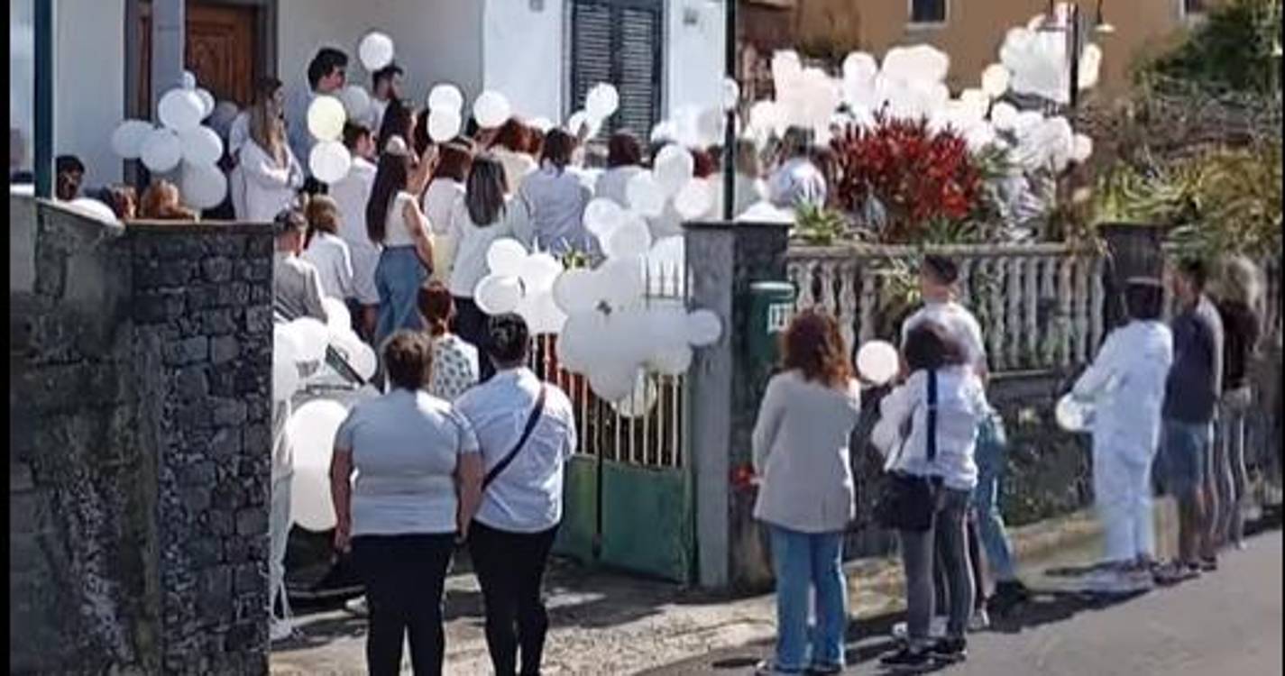 Amigos e antigos vizinhos prestam tributo a Maria Inês