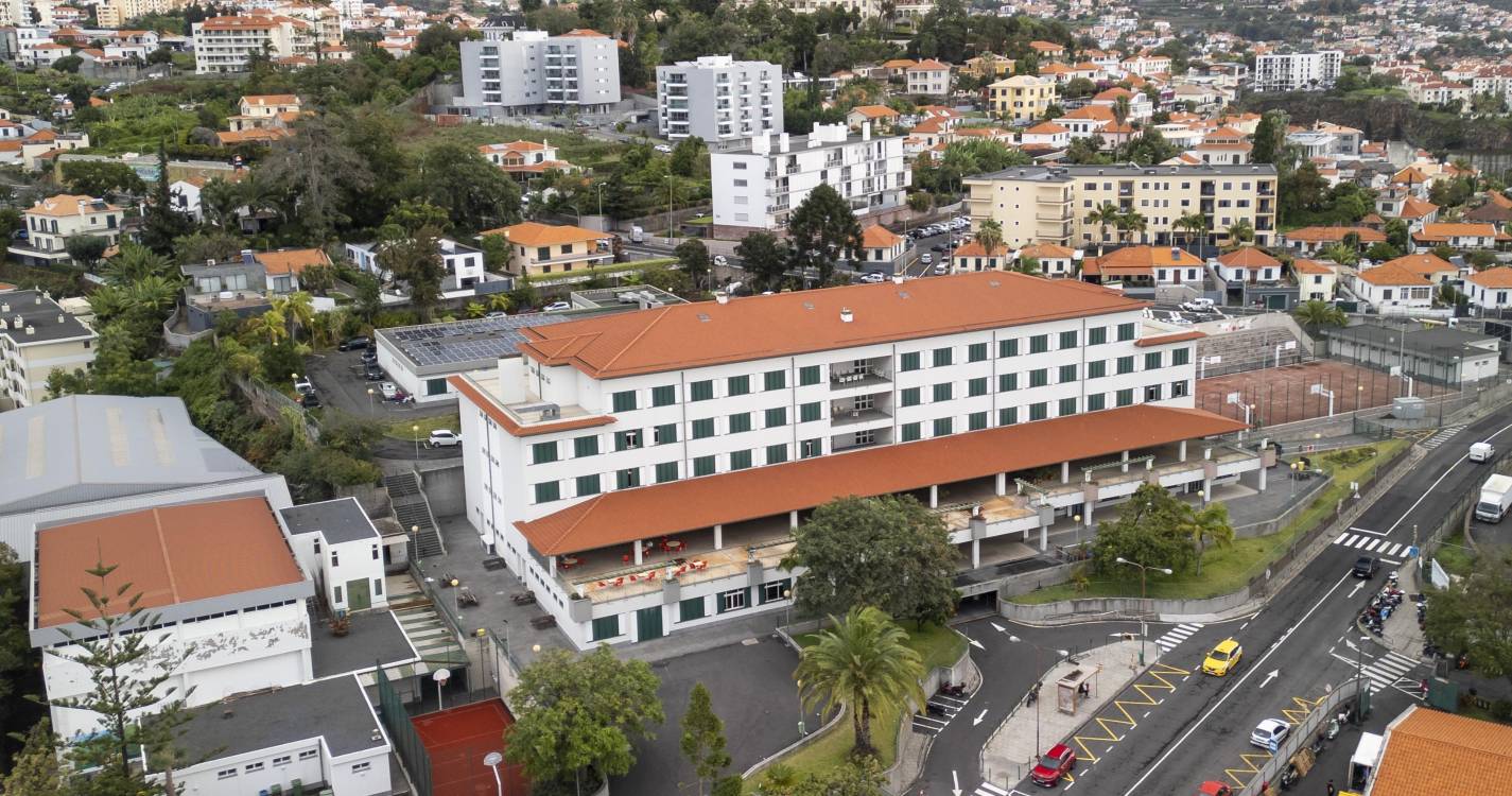 Empreitada na Escola Dr. Horácio Bento de Gouveia custou 614 mil euros