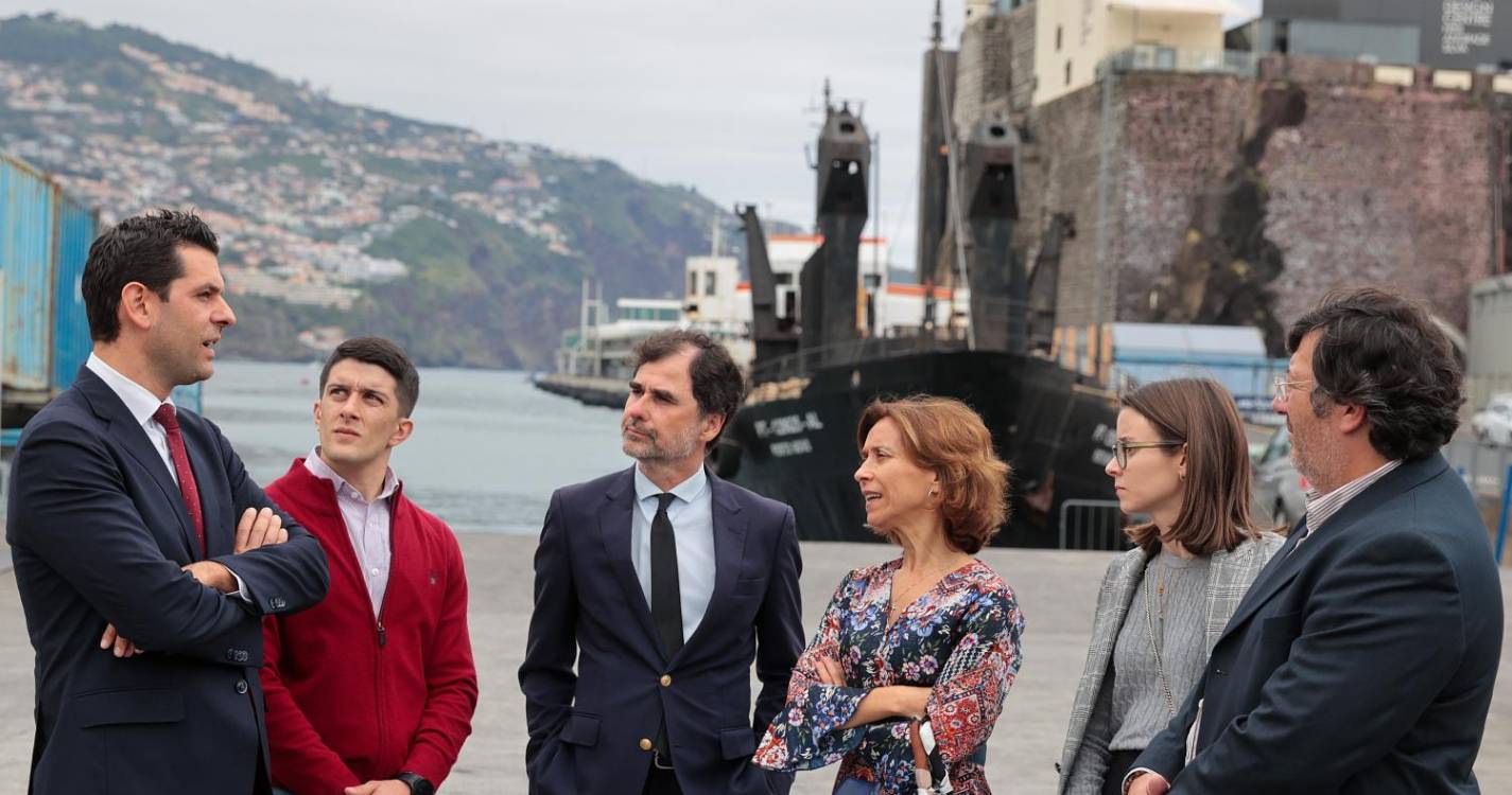 PSD/CDS diz que ferry é uma promessa por cumprir do PS