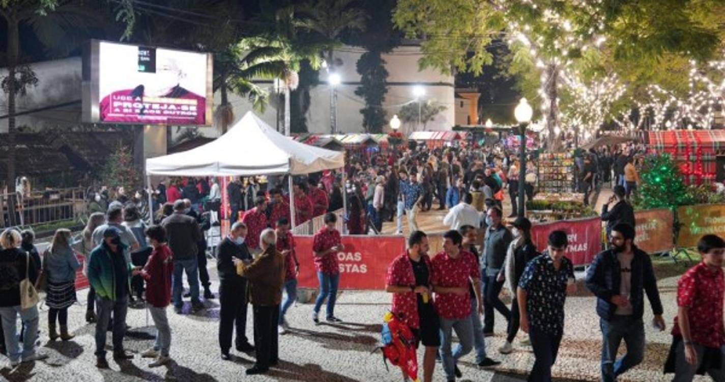 Veja o ambiente da Noite do Mercado e arredores