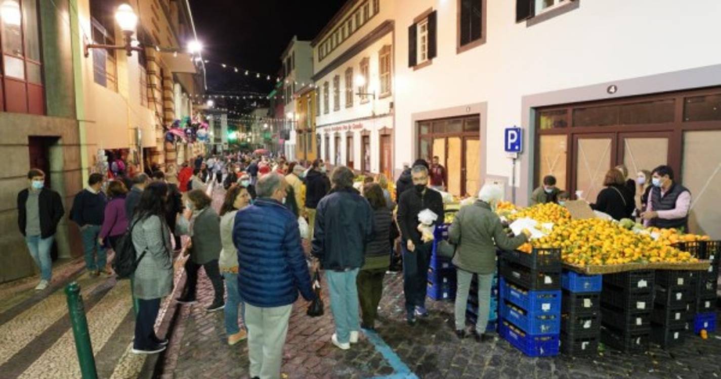 Veja o ambiente da Noite do Mercado e arredores