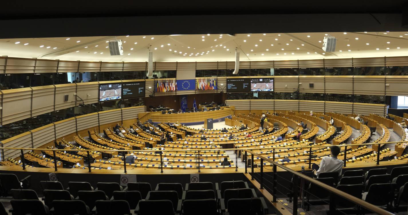 Comissão Europeia condena sanções dos EUA contra cinco europeus