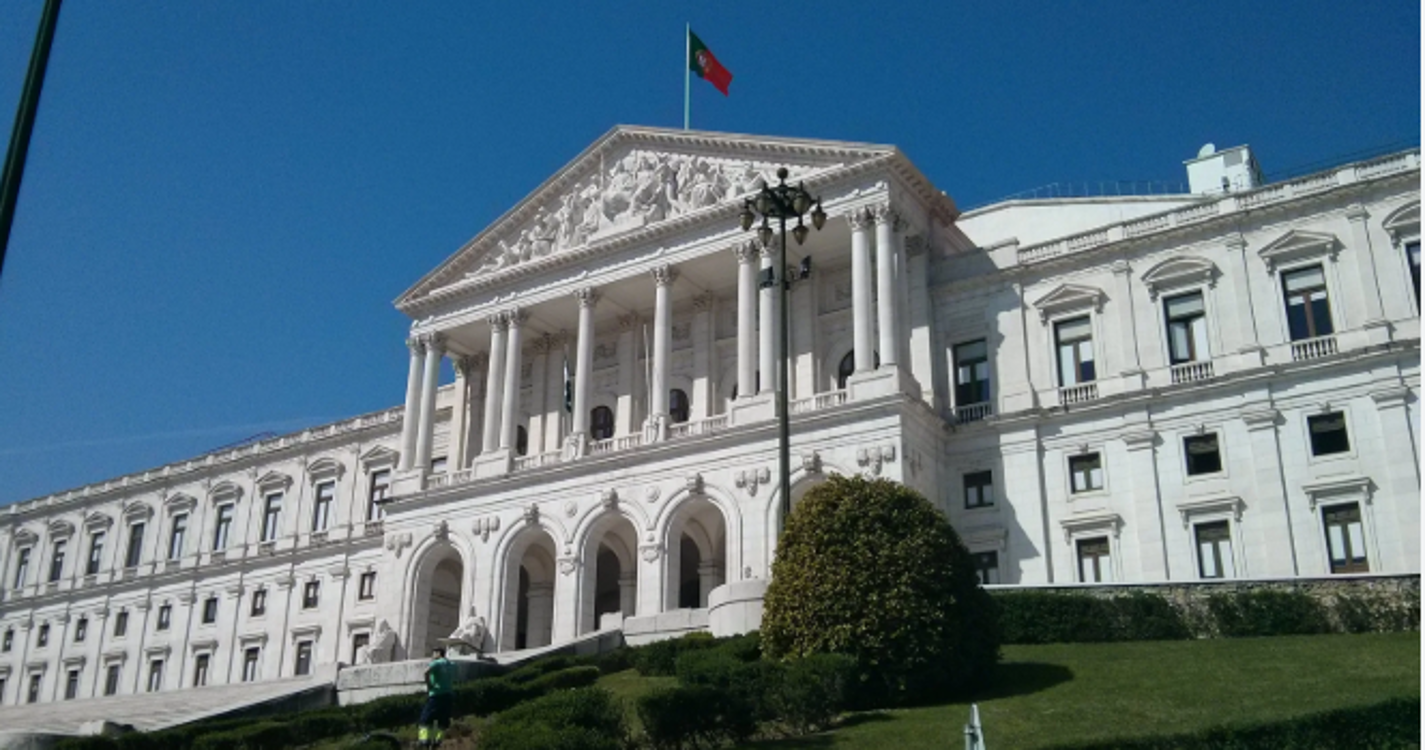 Chumbadas na especialidade propostas dos Açores e da Madeira para alterar subsídio de mobilidade