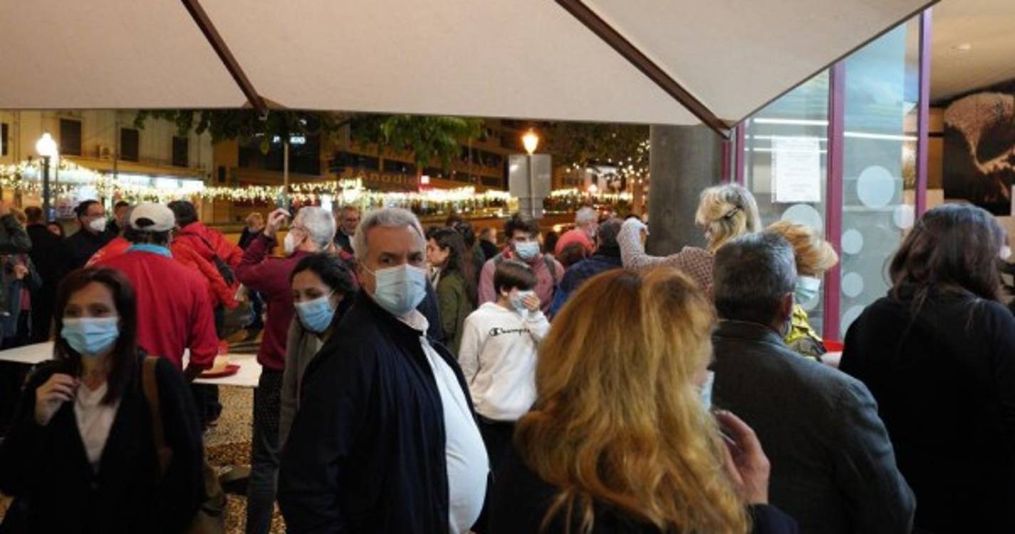 Veja o ambiente da Noite do Mercado e arredores