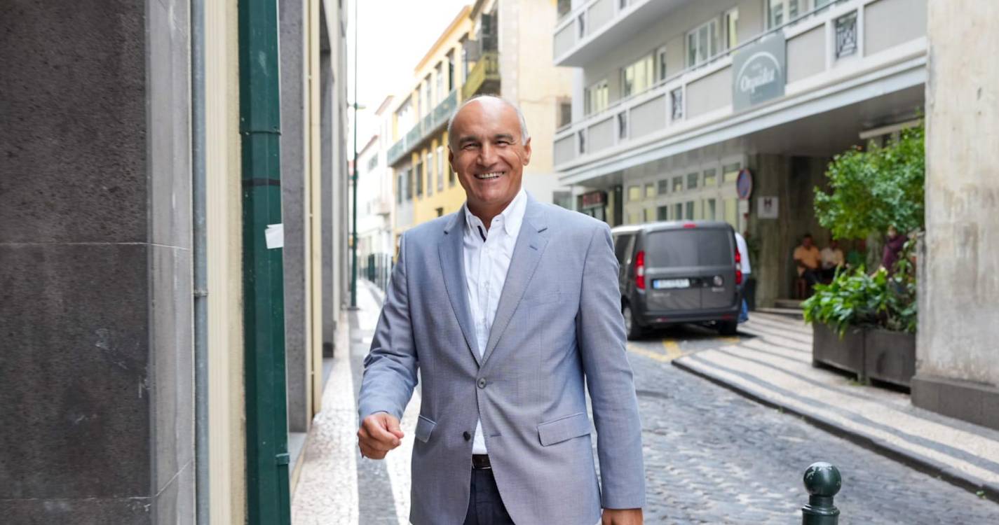 Jorge Carvalho chegou à sede do PSD e prepara-se para acompanhar a noite eleitoral