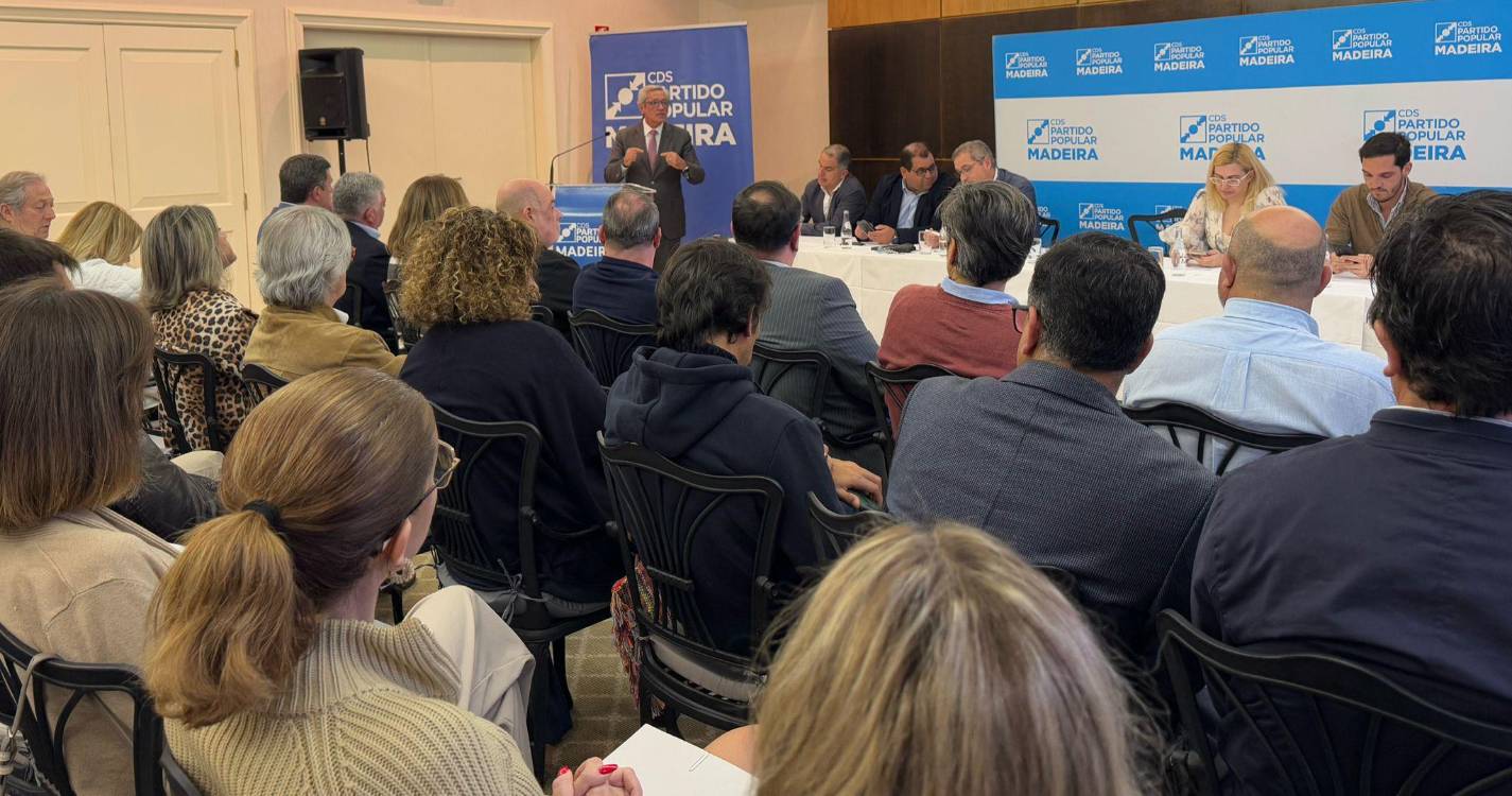 CDS aprova acordo assinado ontem e lista conjunta para as eleições de maio