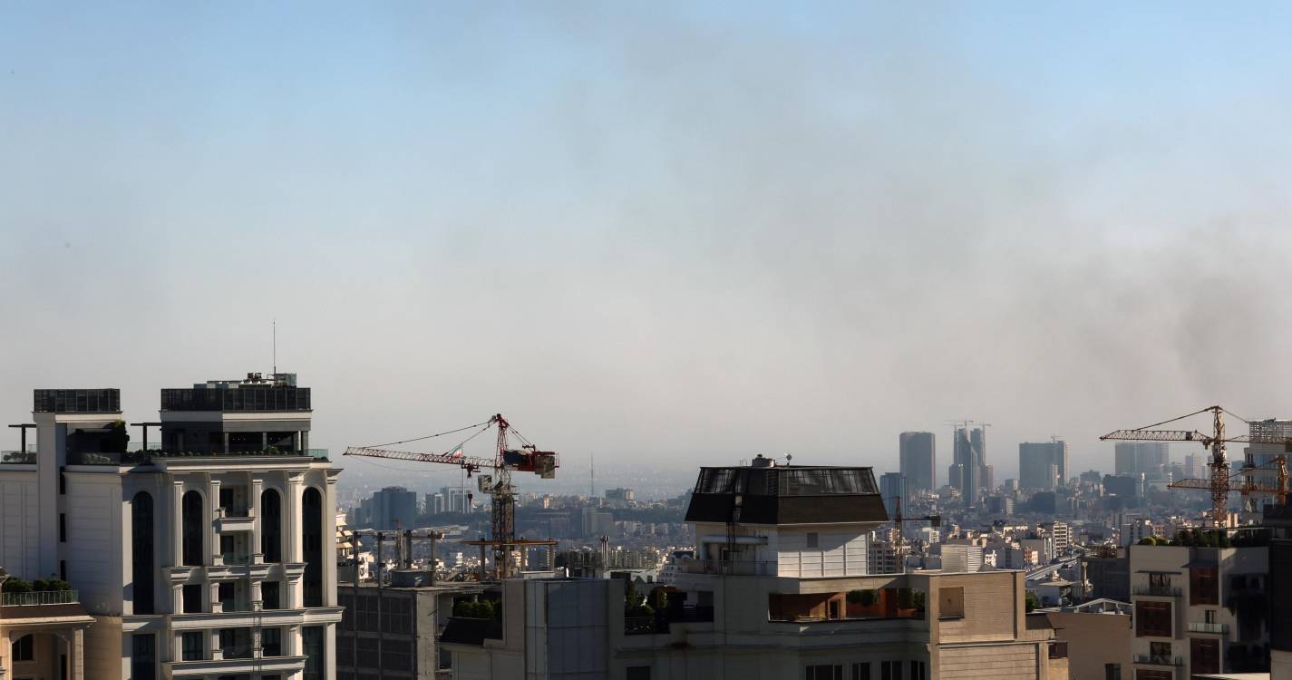 Israel/Irão: China mostra-se “muito preocupada” com possibilidade de conflito ficar incontrolável