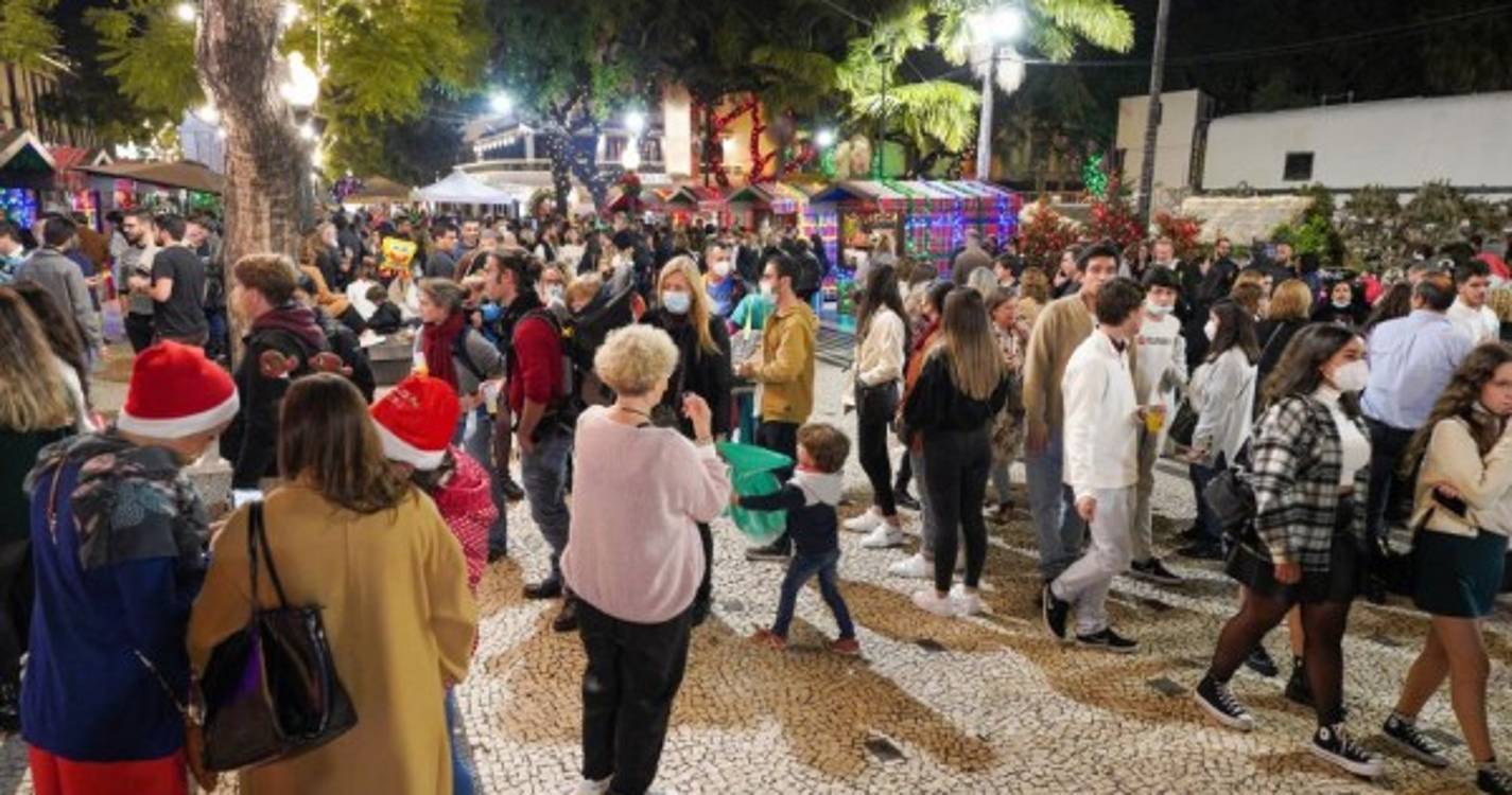 Veja o ambiente da Noite do Mercado e arredores