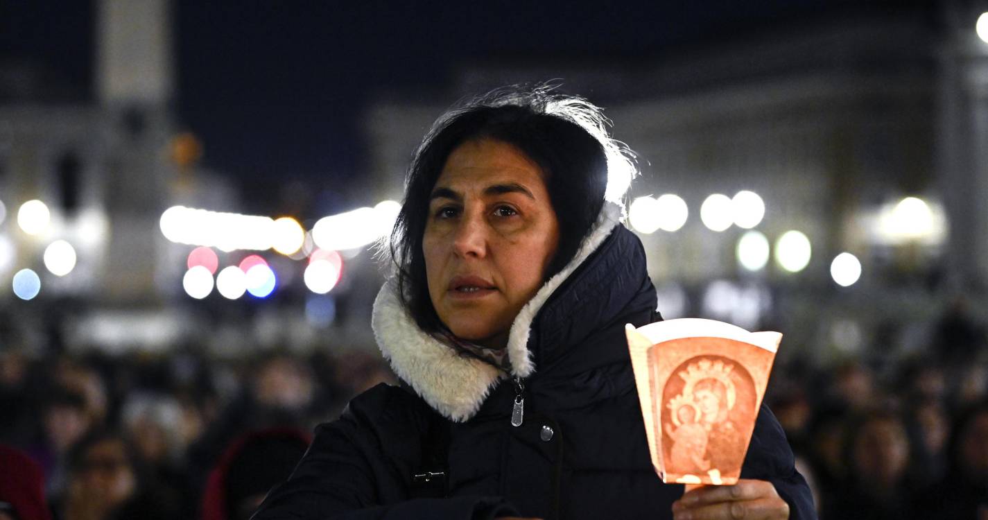 Papa mantém estado de saúde complexo, mas “estável” e sem necessidade de ventilação mecânica