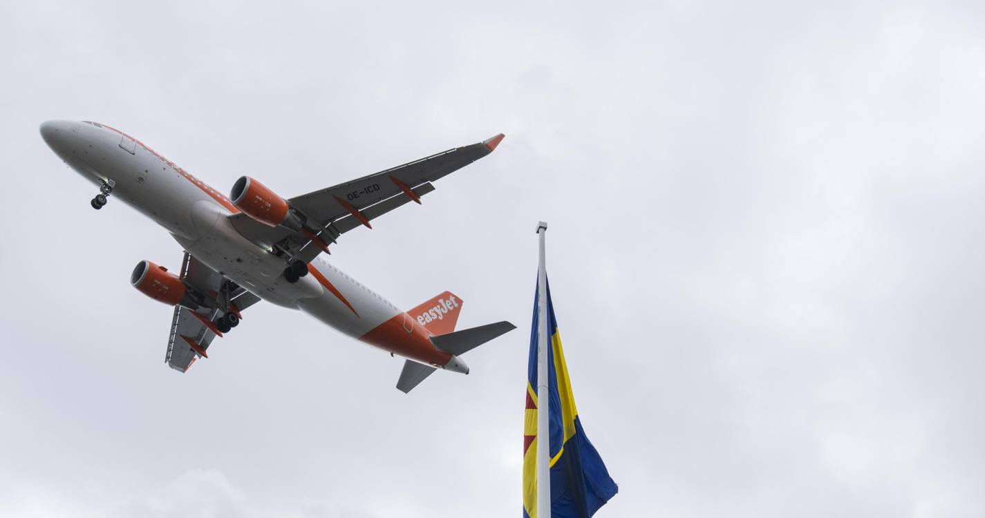 Avião que vinha do Porto foi desviado para Faro