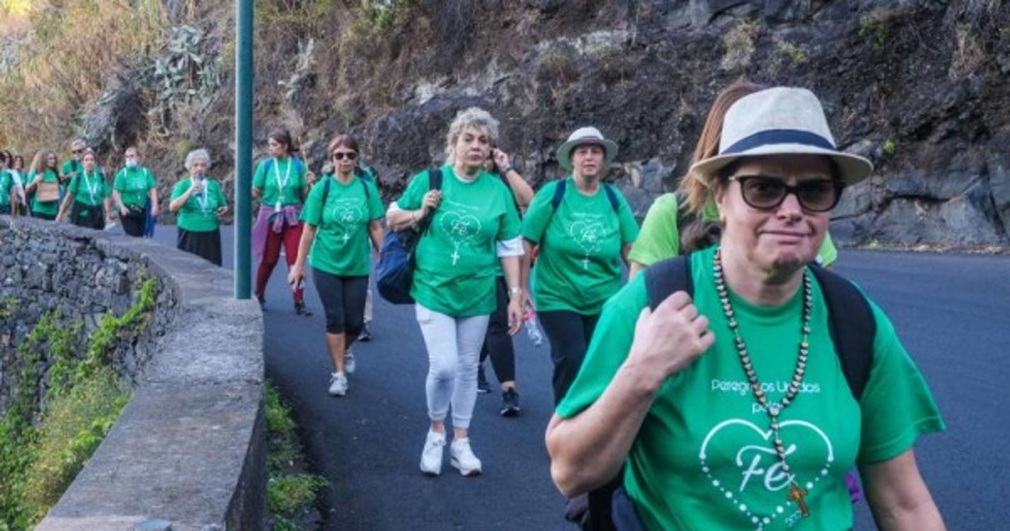 Peregrinos a caminho de Machico (com fotos)