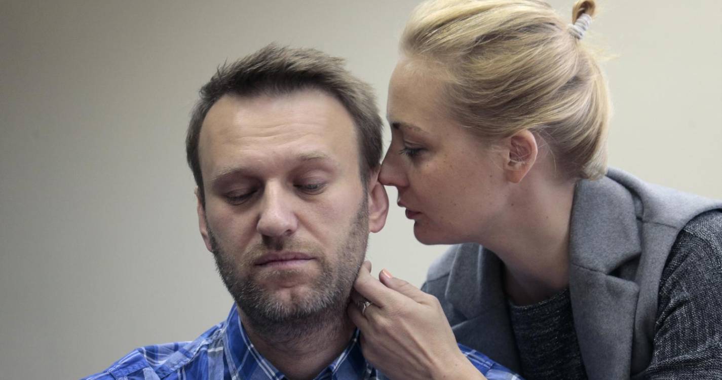 Navalny: Mulher de opositor russo diz que Putin pagará pela morte do marido