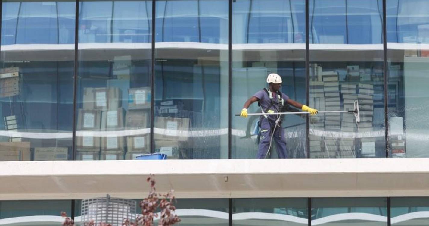 Portugal é o 5.º país da UE com carga horária semanal mais elevada