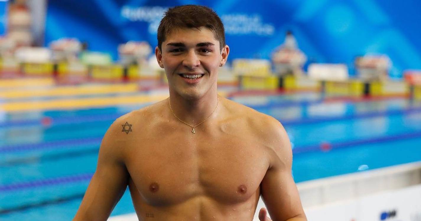 Natação/Mundiais: Diogo Ribeiro feliz com o título que o deixou sem palavras