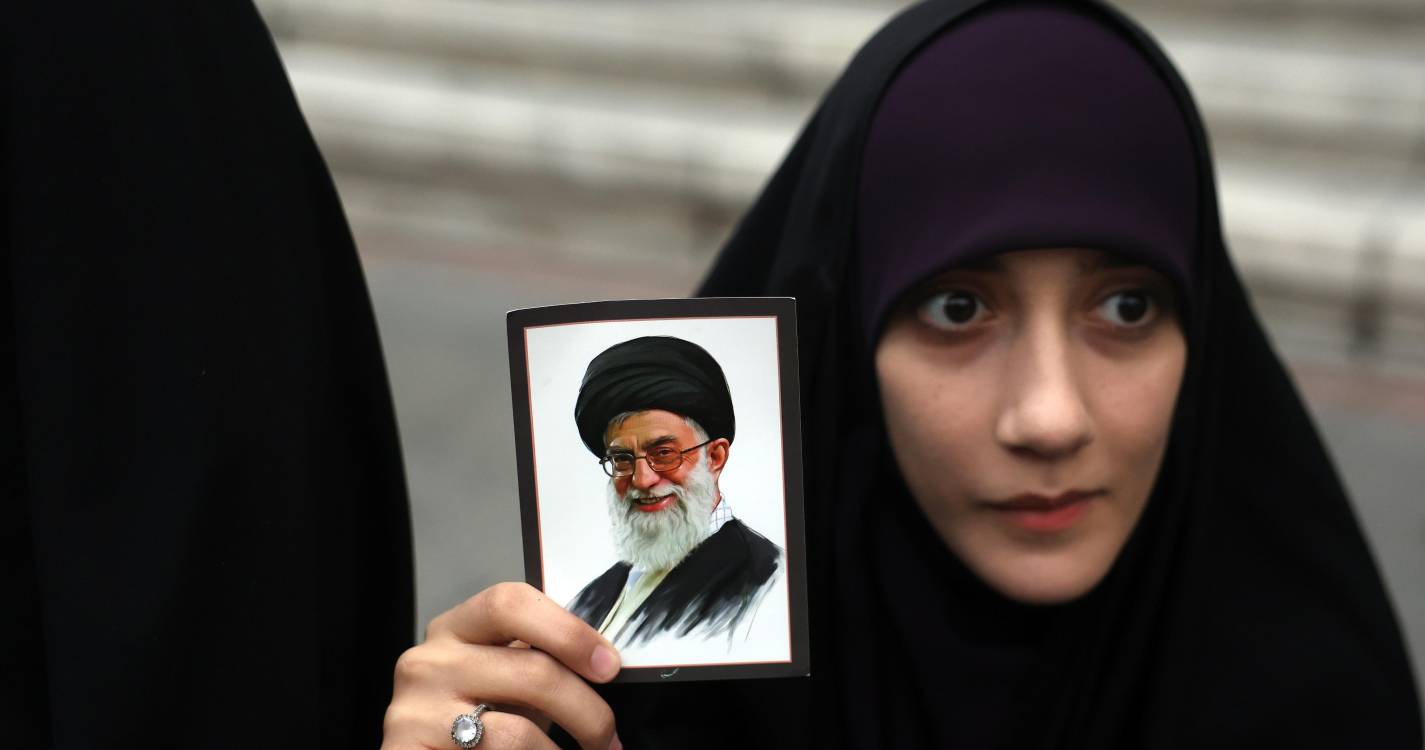 Irão: Netanyahu diz haver “sinais” de que Khamenei está morto