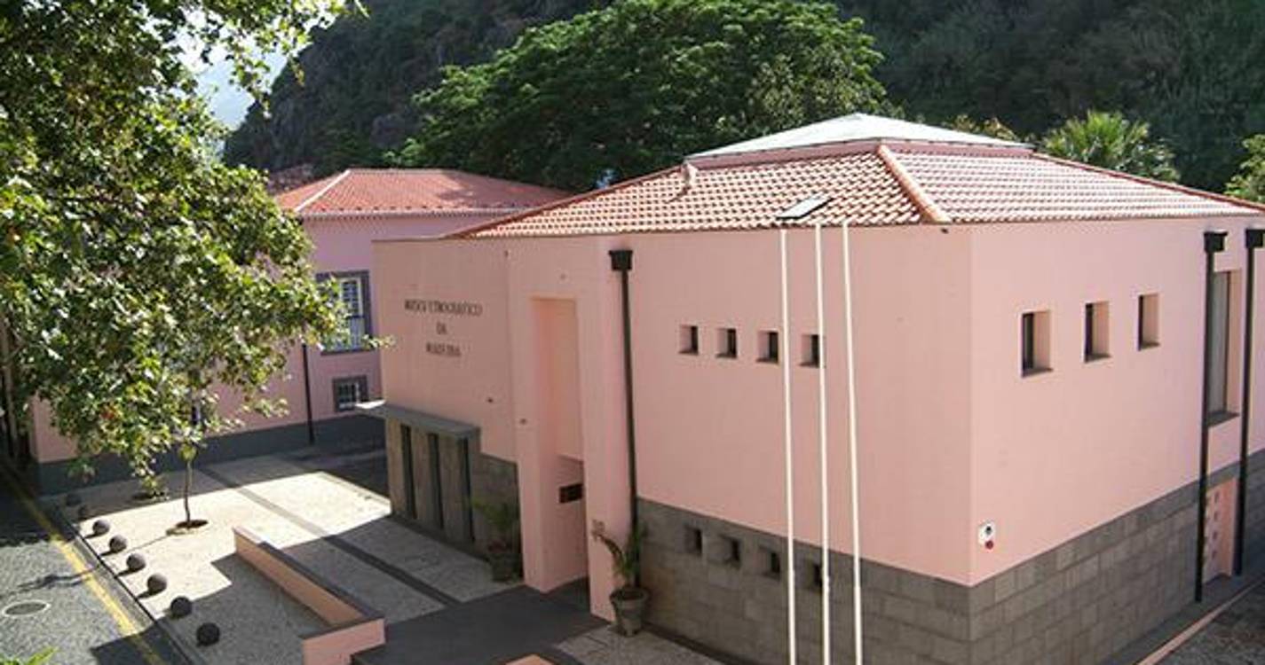 Museu Etnográfico da Madeira promove oficina sobre o tradicional bolo do caco