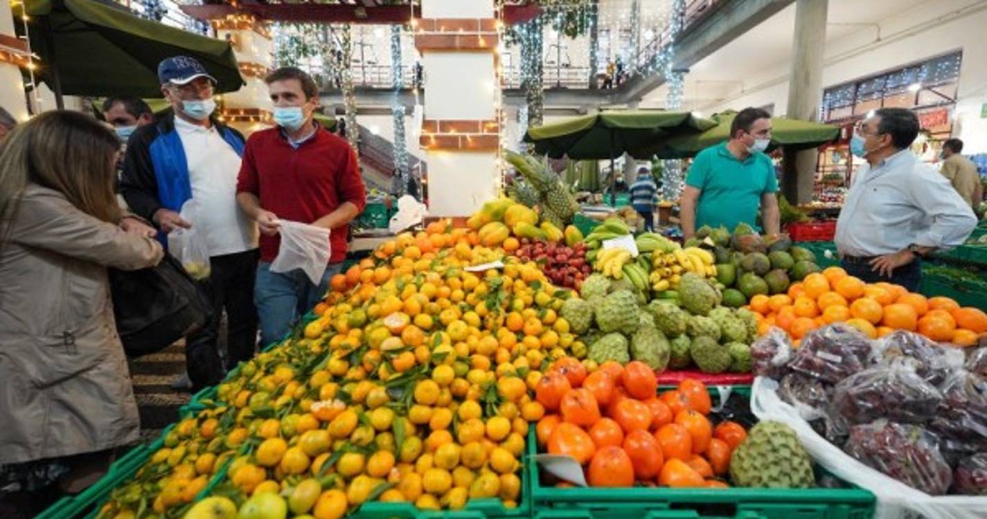 Veja o ambiente da Noite do Mercado e arredores