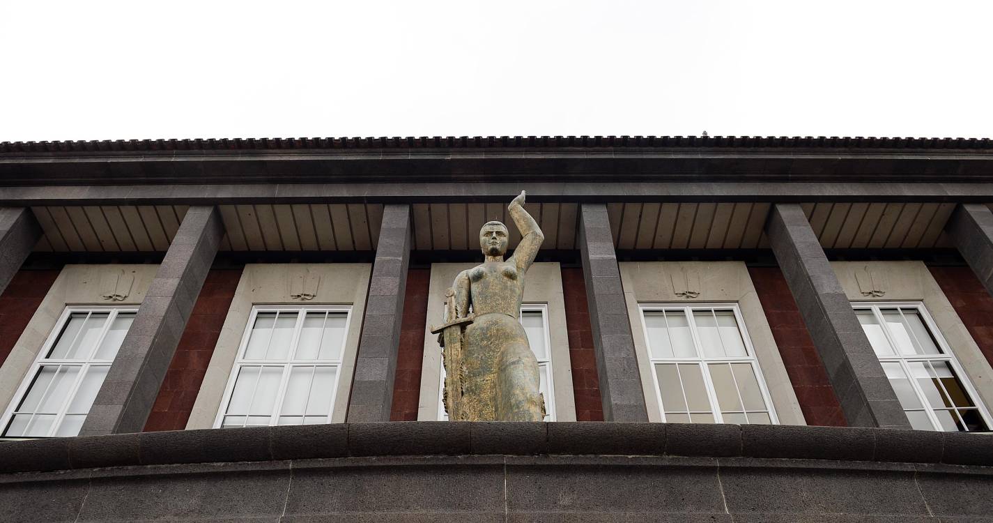 Governo quer juízes a aplicar multas até 10 mil euros a quem atrase processos