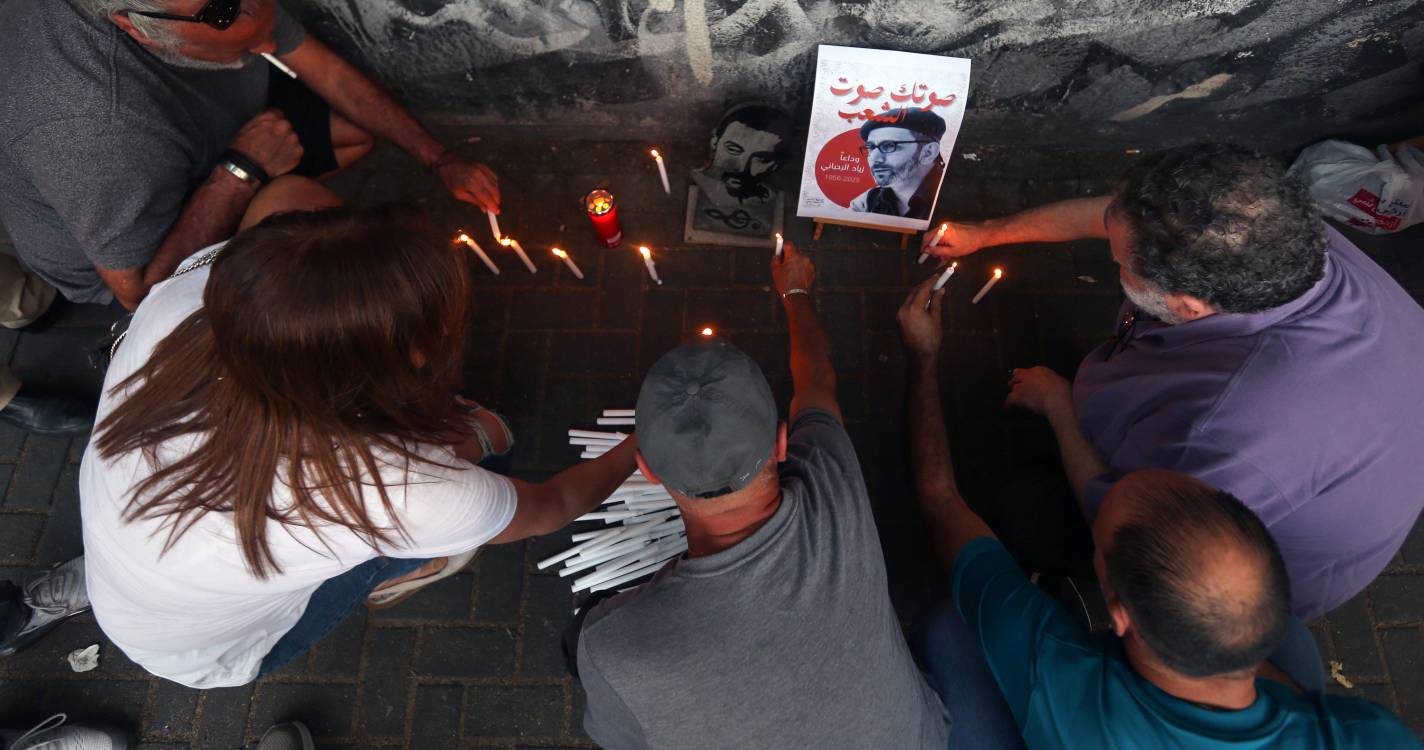 Centenas de pessoas pedem justiça no quinto aniversário da explosão em Beirute