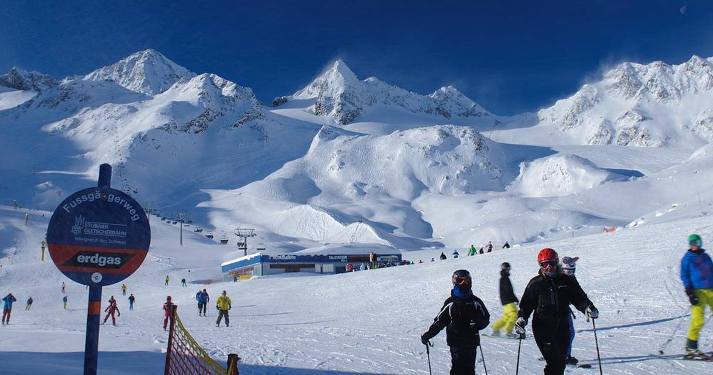 Dois homens morreram soterrados em avalancha numa estação de esqui na Áustria