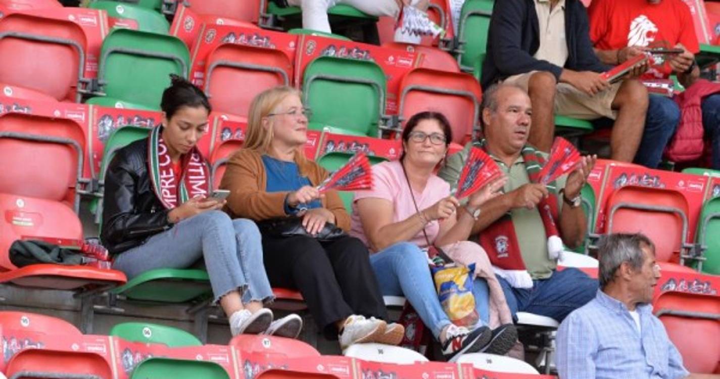 Marítimo-Estrela da Amadora: Veja quem está nos Barreiros (com fotos)