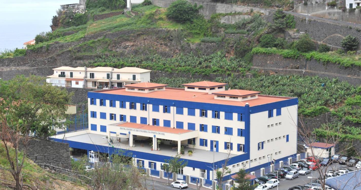 Escola Básica e Secundária da Ponta do Sol comemora amanhã 47.º aniversário