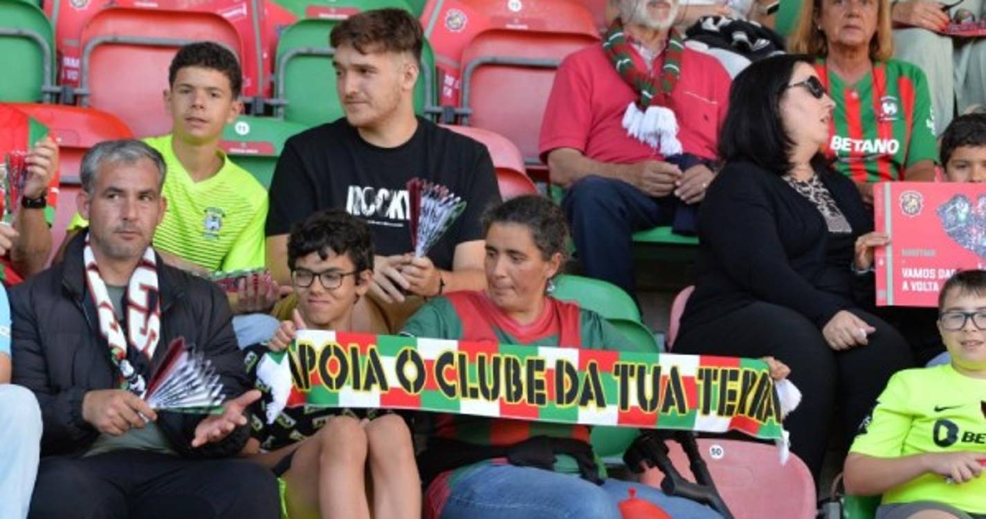 Marítimo-Estrela da Amadora: Veja quem está nos Barreiros (com fotos)