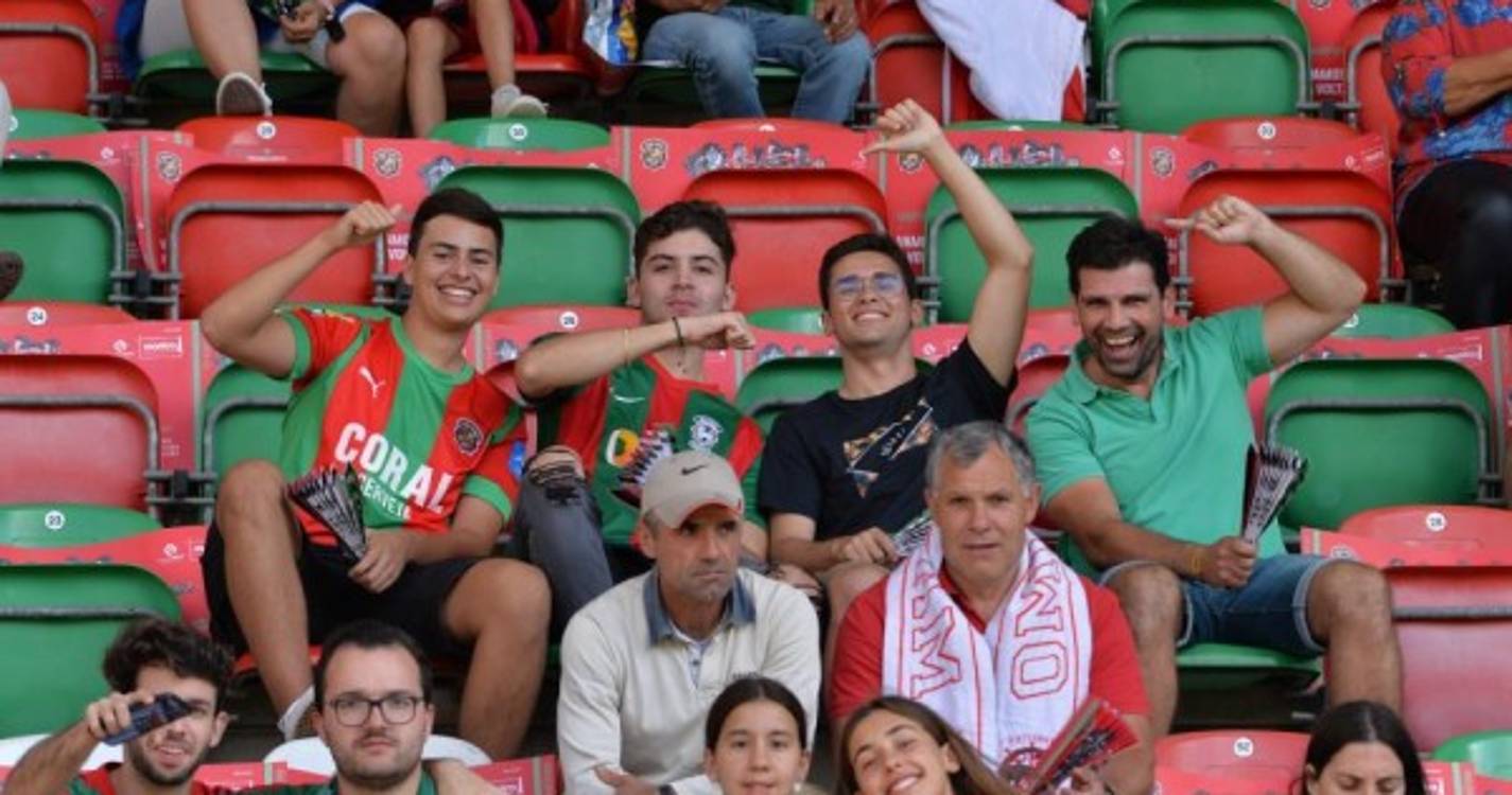 Marítimo-Estrela da Amadora: Veja quem está nos Barreiros (com fotos)