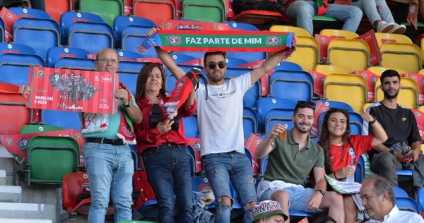 Marítimo-Estrela da Amadora: Veja quem está nos Barreiros (com fotos)