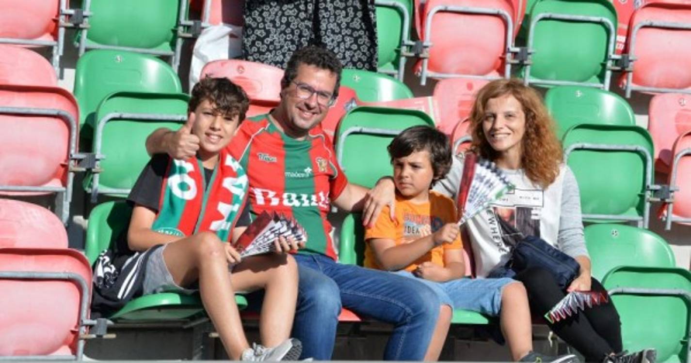 Marítimo-Estrela da Amadora: Veja quem está nos Barreiros (com fotos)