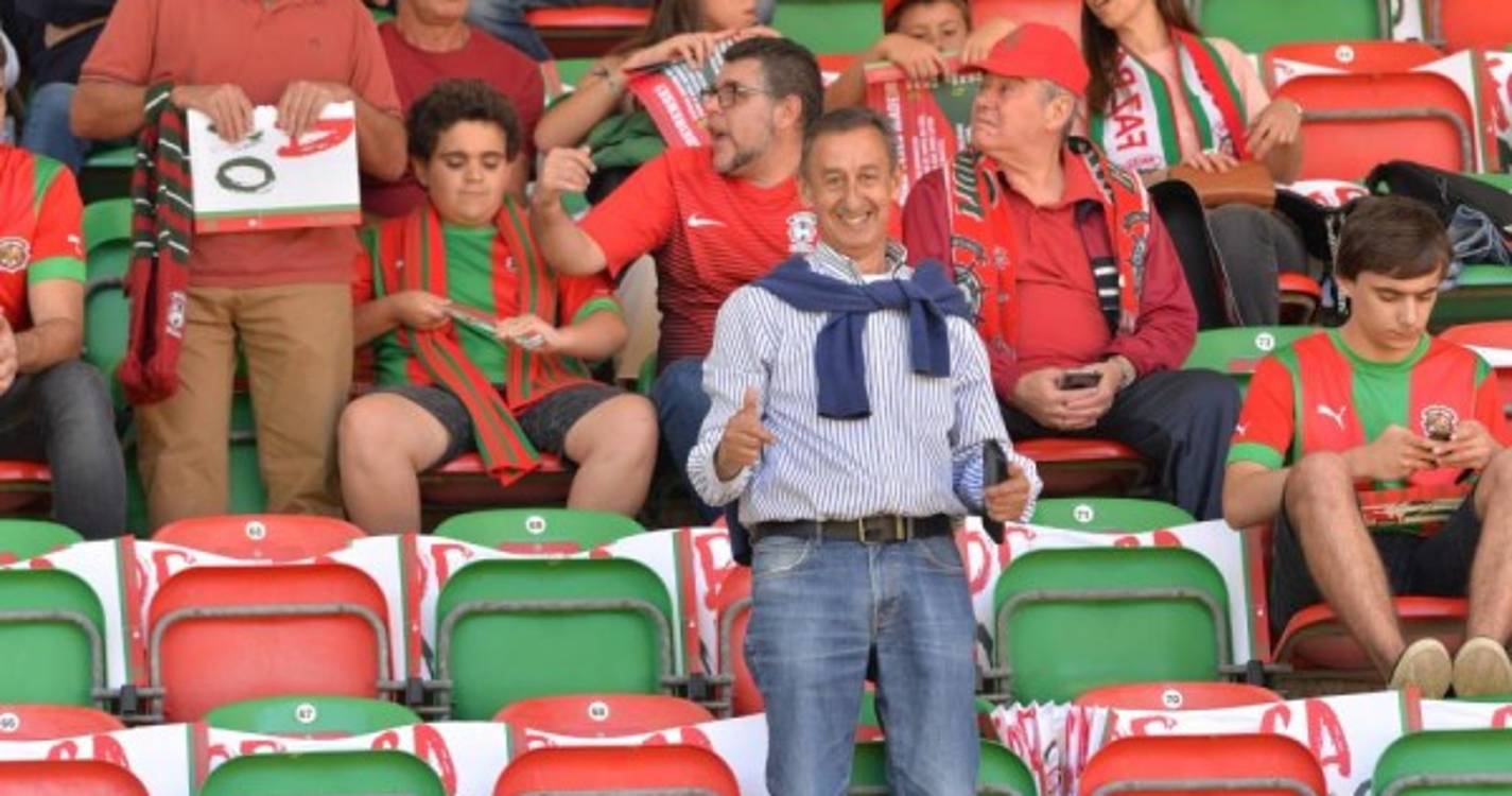 'Caldeirão' começa a compor-se para o duelo do Marítimo contra o Paços de Ferreira (com fotos)